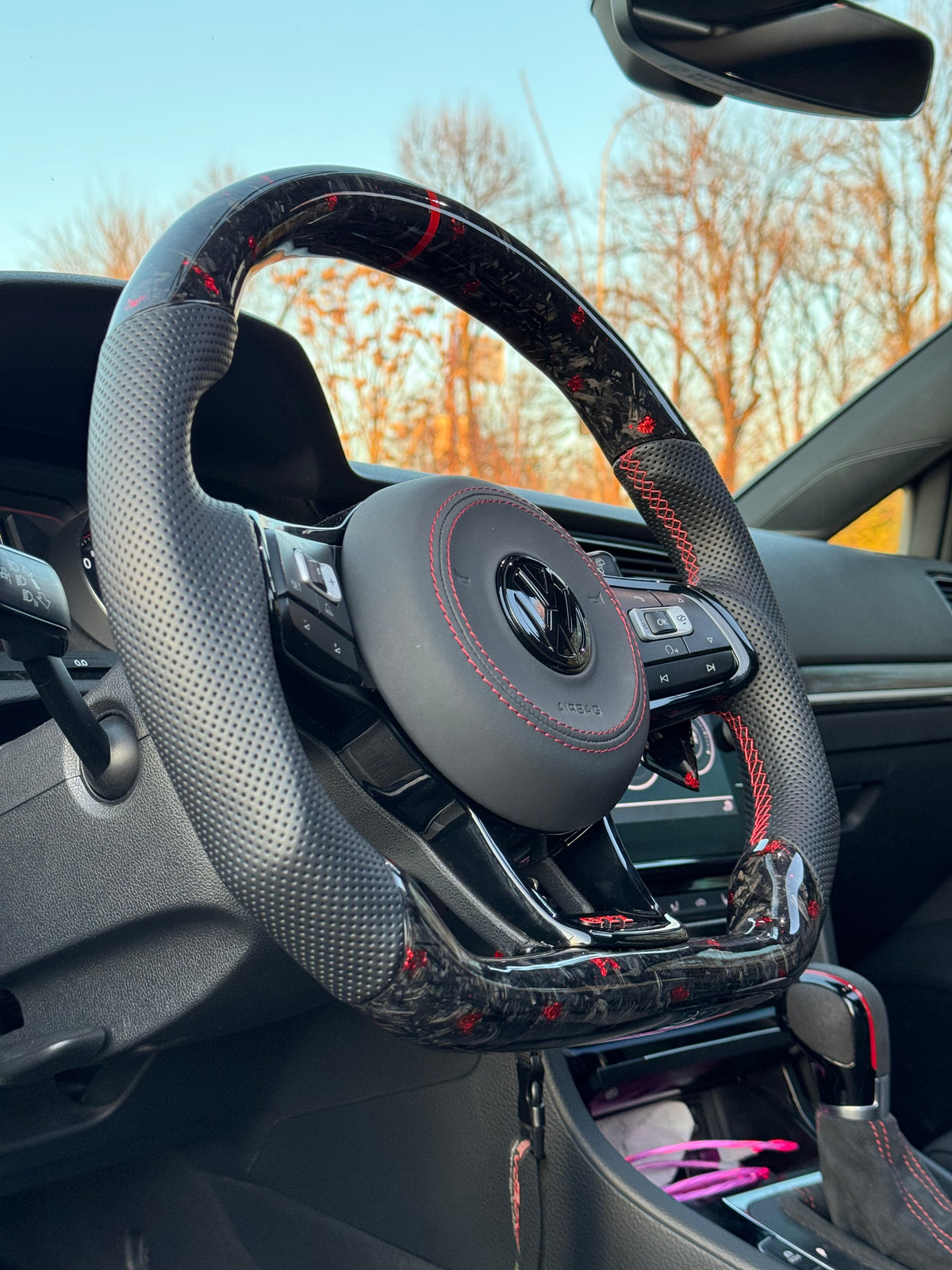 Volante Sportivo personalizzato per Volkswagen Golf 7 / 7.5 – Polo – Scirocco – Tiguan | Carbonio Forgiato (Configuralo)
