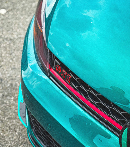 Badge Anteriore Scritta GTD GTI per VW Golf MK6 MK7 7.5 (vari colori)