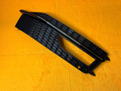 Griglia Paraurti Anteriore Fendinebbia per Audi A4 S4 S-line B8.5 (13-15)