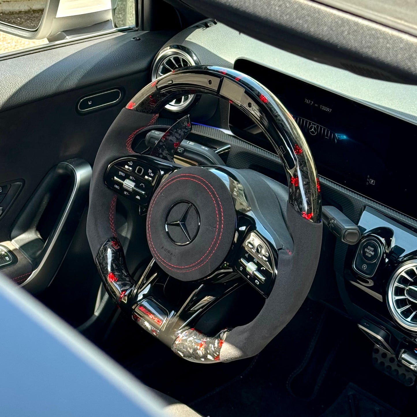 Volante personalizzato con LED di cambiata per Mercedes classe A w177 - CLA C118 - C W205  (configuralo)