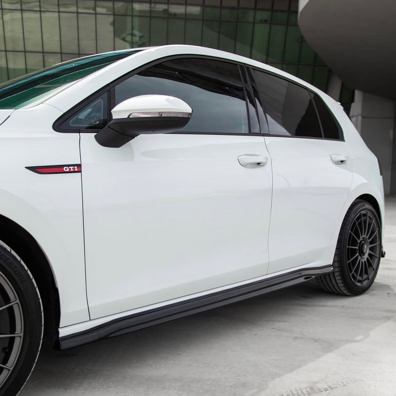 ONEWAY - Minigonne laterali V2 per Golf MK8 GTI / GTI Clubsport / GTD / R-Line (2020+)