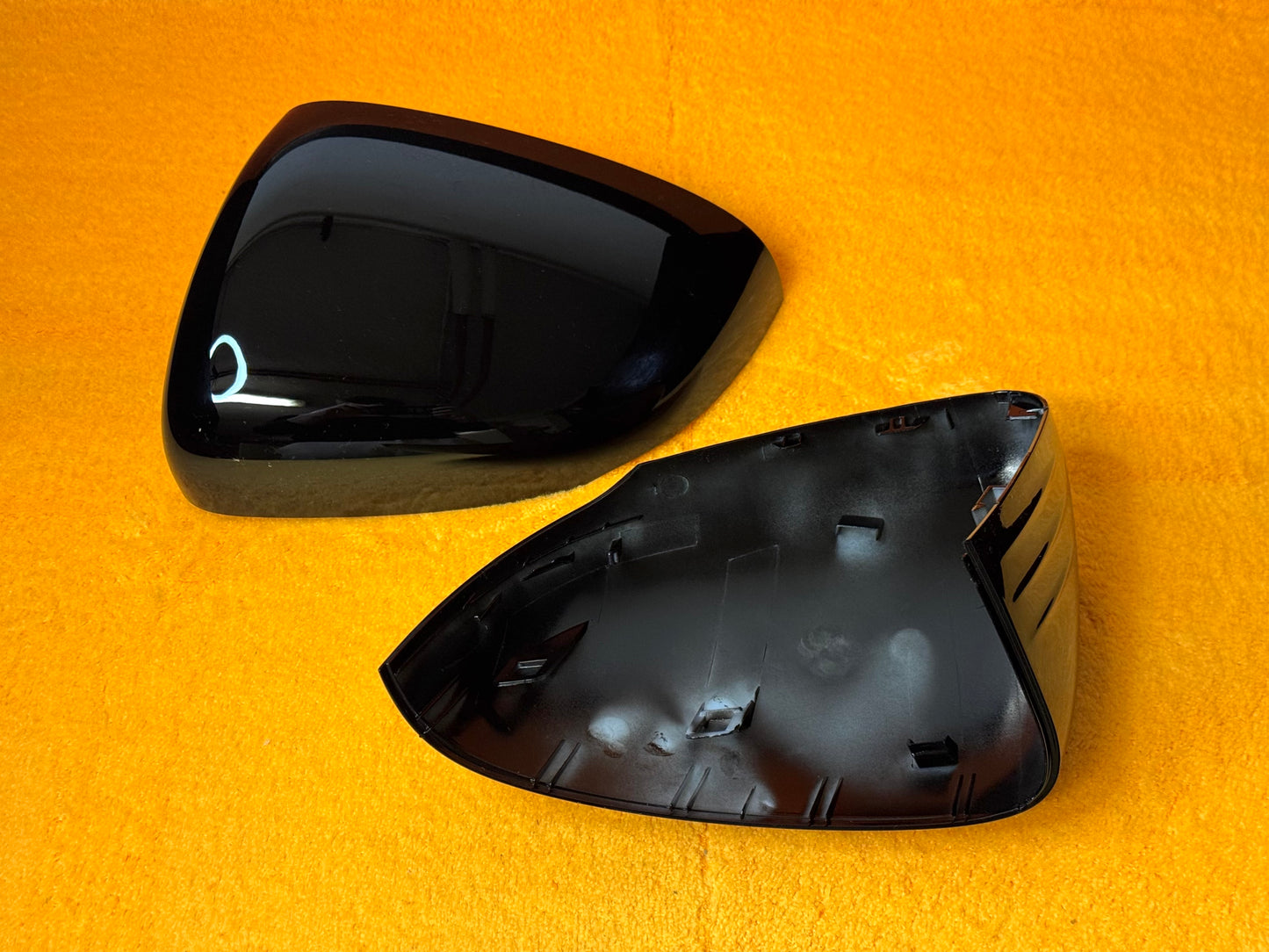 Coppia Calotte Specchio Retrovisore per Mercedes Classe A W177 CLA C118 Nero lucido/Carbon look