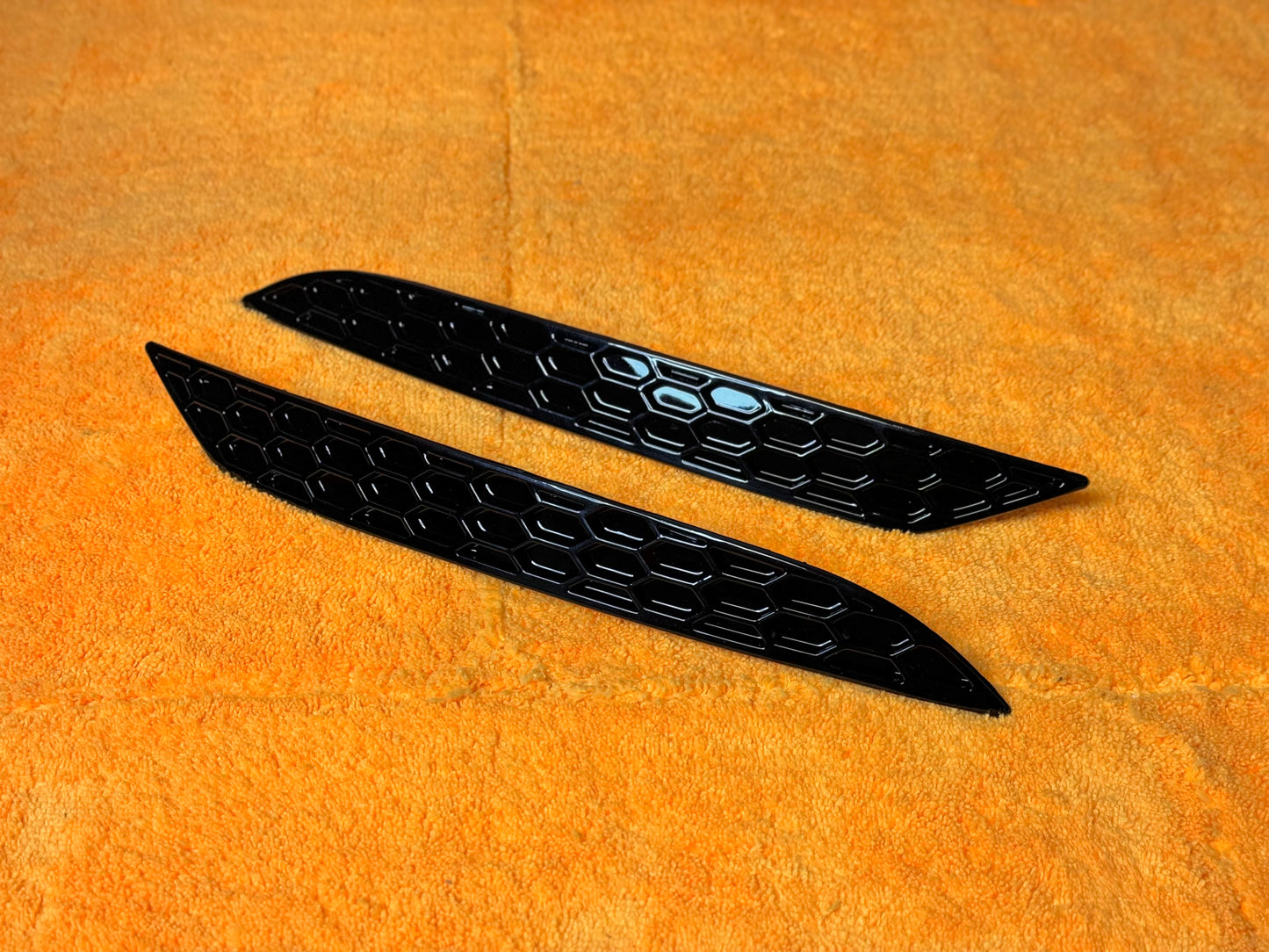 Riflettori Posteriori a Nido d'ape Nero Lucido per VW Golf 7.5