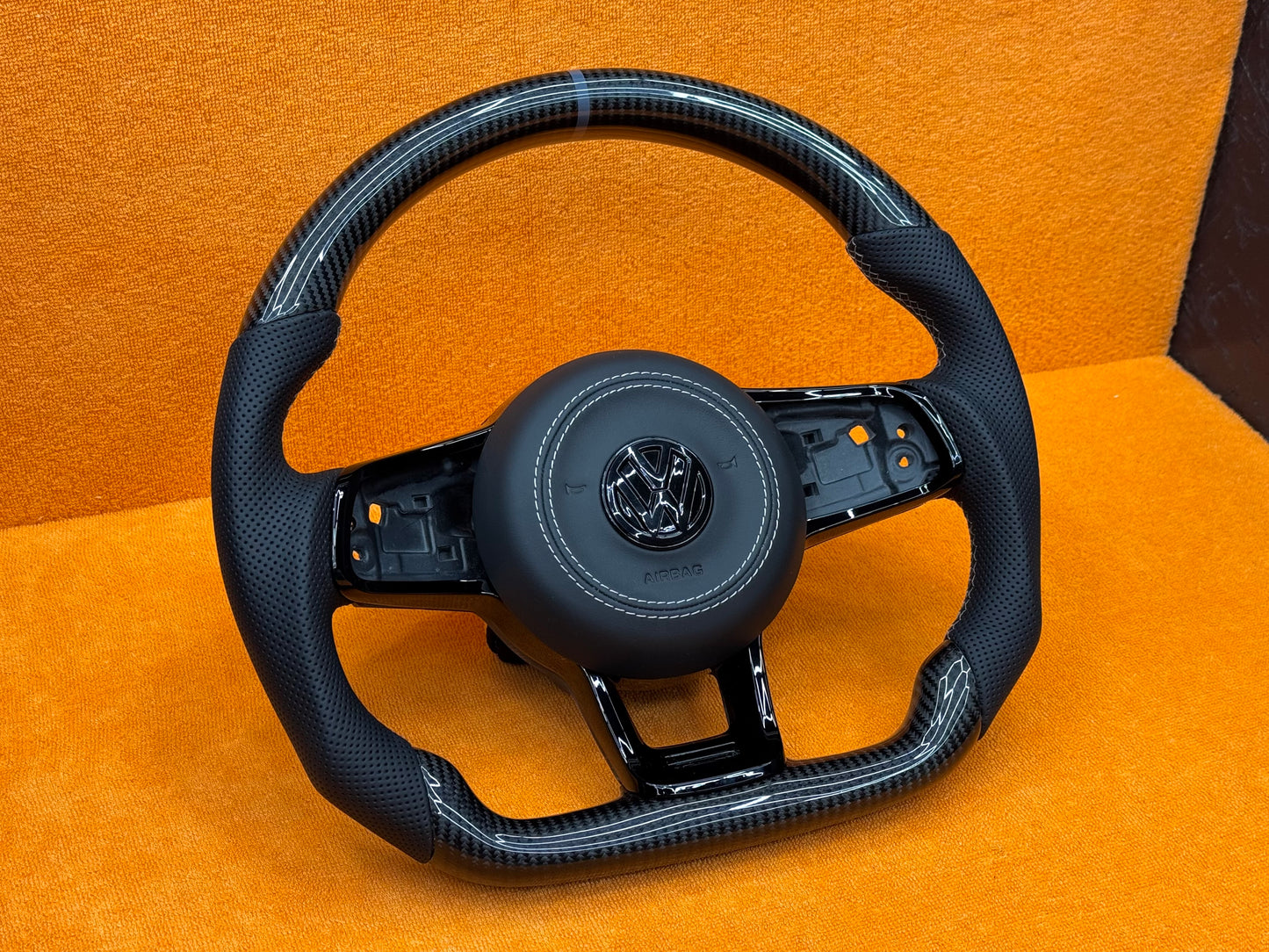 Volante Volkswagen Personalizzato per Golf - Polo - Scirocco (configuralo)