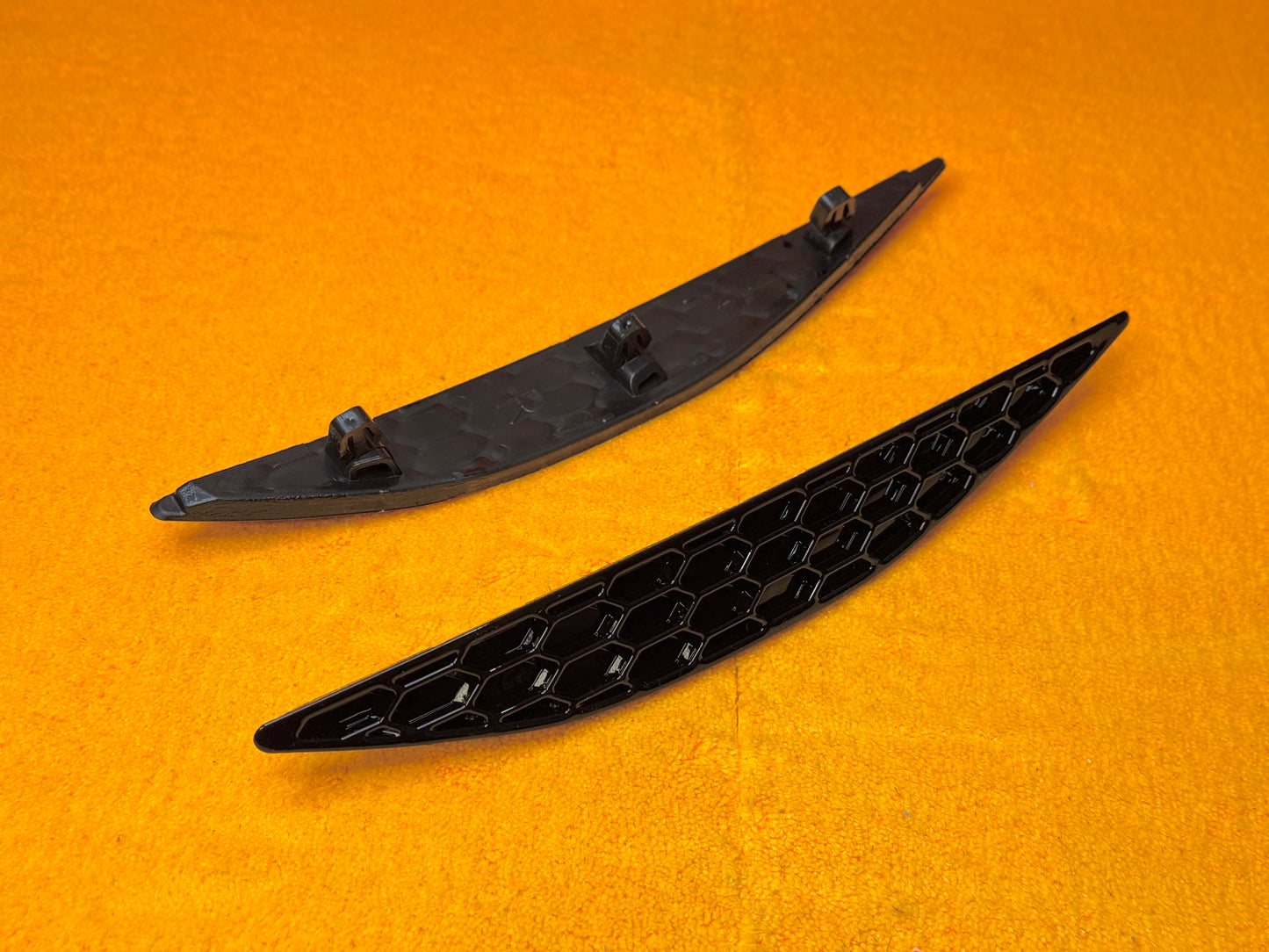 Riflettori Posteriori a Nido d'ape Nero Lucido per VW Golf 7