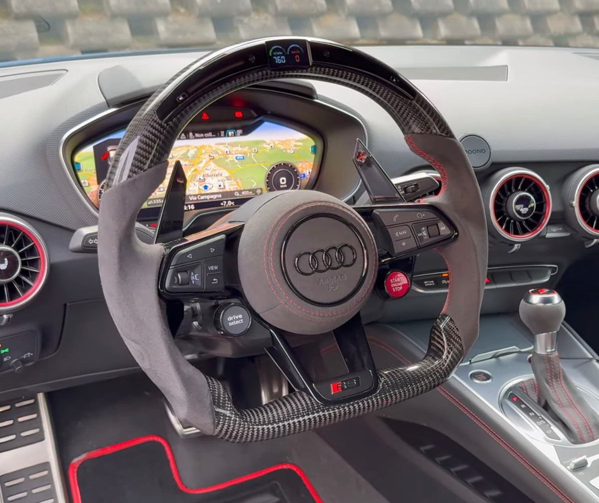 Volante personalizzato Look R8 per Audi A3 8V