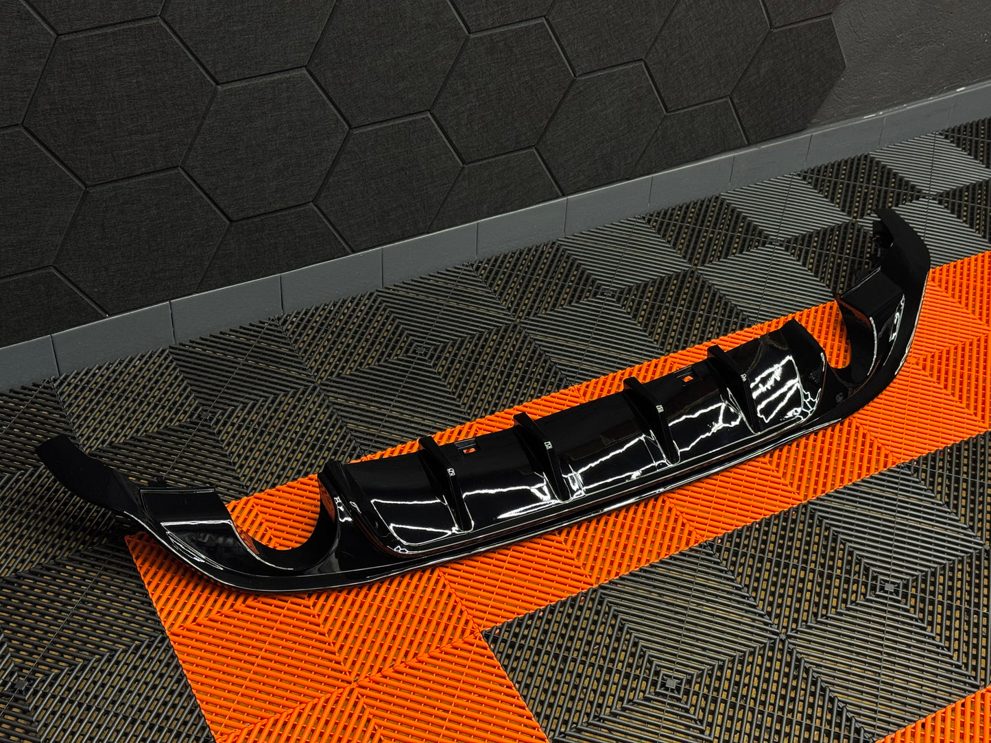 Diffusore Posteriore TCR Look Doppia uscita per VW Golf MK7.5 GTI Nero Lucido(17-20)