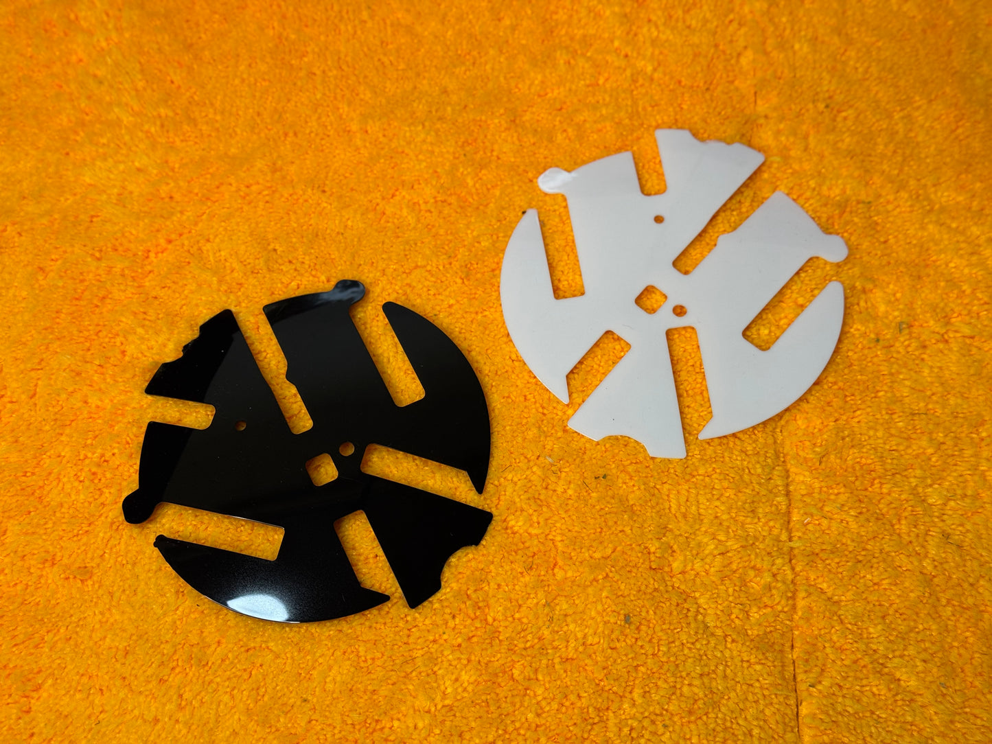 Coperchio Sfondo Emblema posteriore per Golf 6 7 7.5 - Polo (vari colori)