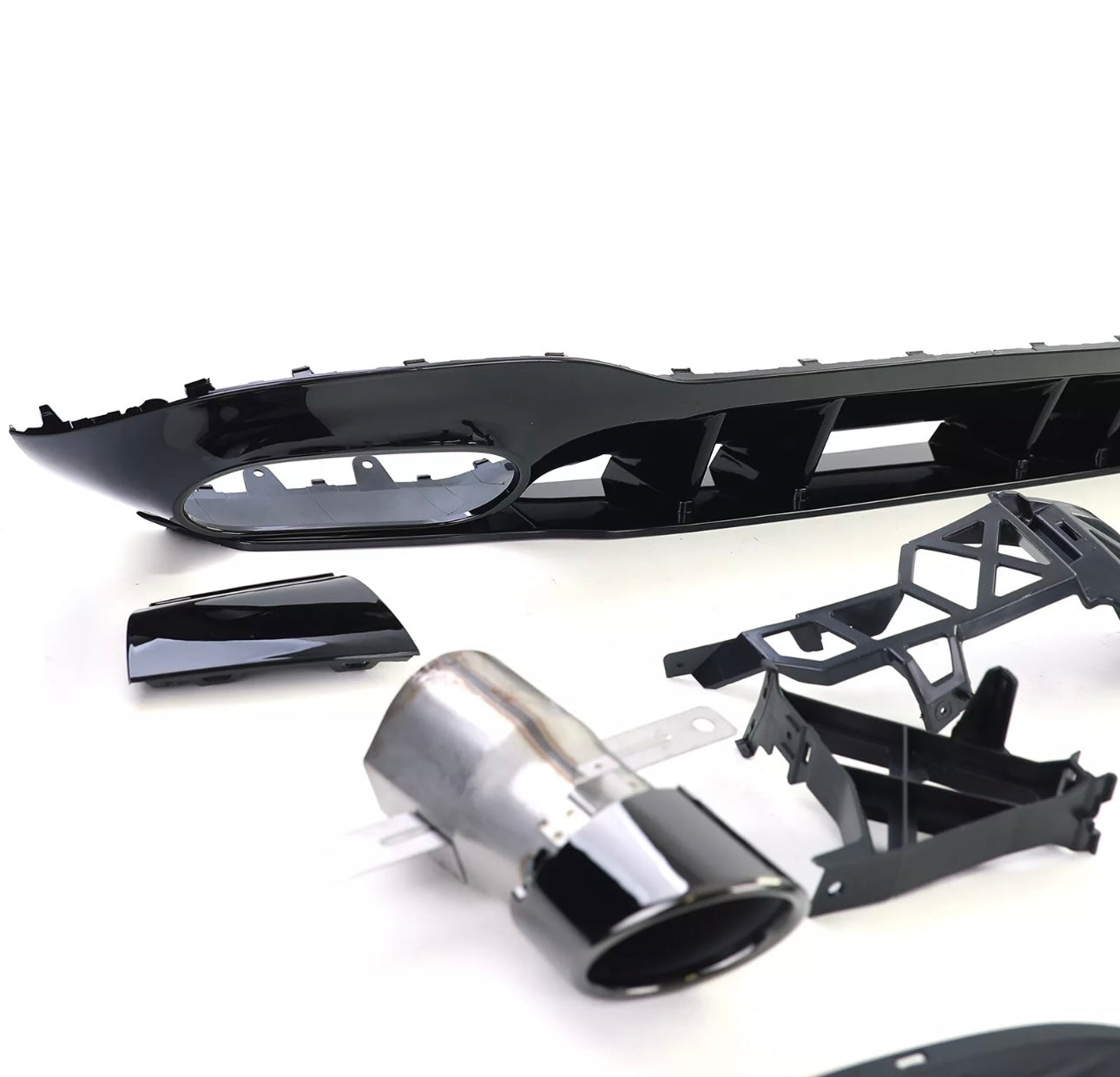 Diffusore Posteriore Stile A35 AMG per Mercedes Classe A W177 (nero lucido)