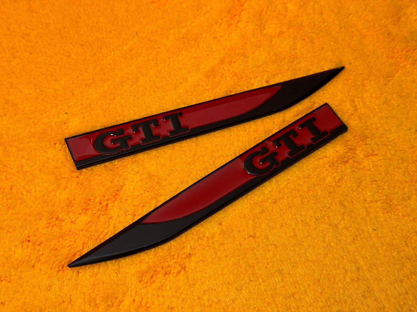 Badge Laterale Scritta GTD GTI per VW Golf MK6 MK7 7.5 (vari colori)