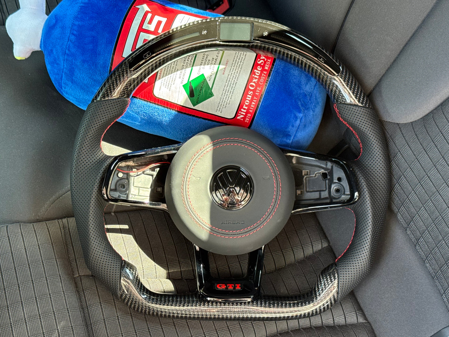 Volante personalizzato con LED di cambiata per Volkswagen Golf MK7 7.5