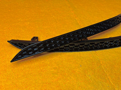 Riflettori Posteriori a Nido d'ape Nero Lucido per VW Golf MK8