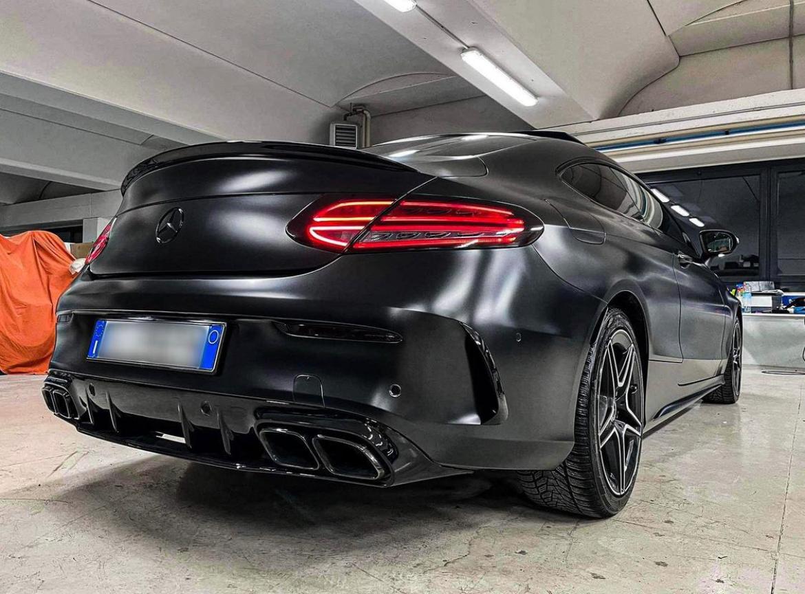 Diffusore Posteriore Stile C63 AMG per Mercedes Classe C W205 Coupè/Berlina (nero lucido)