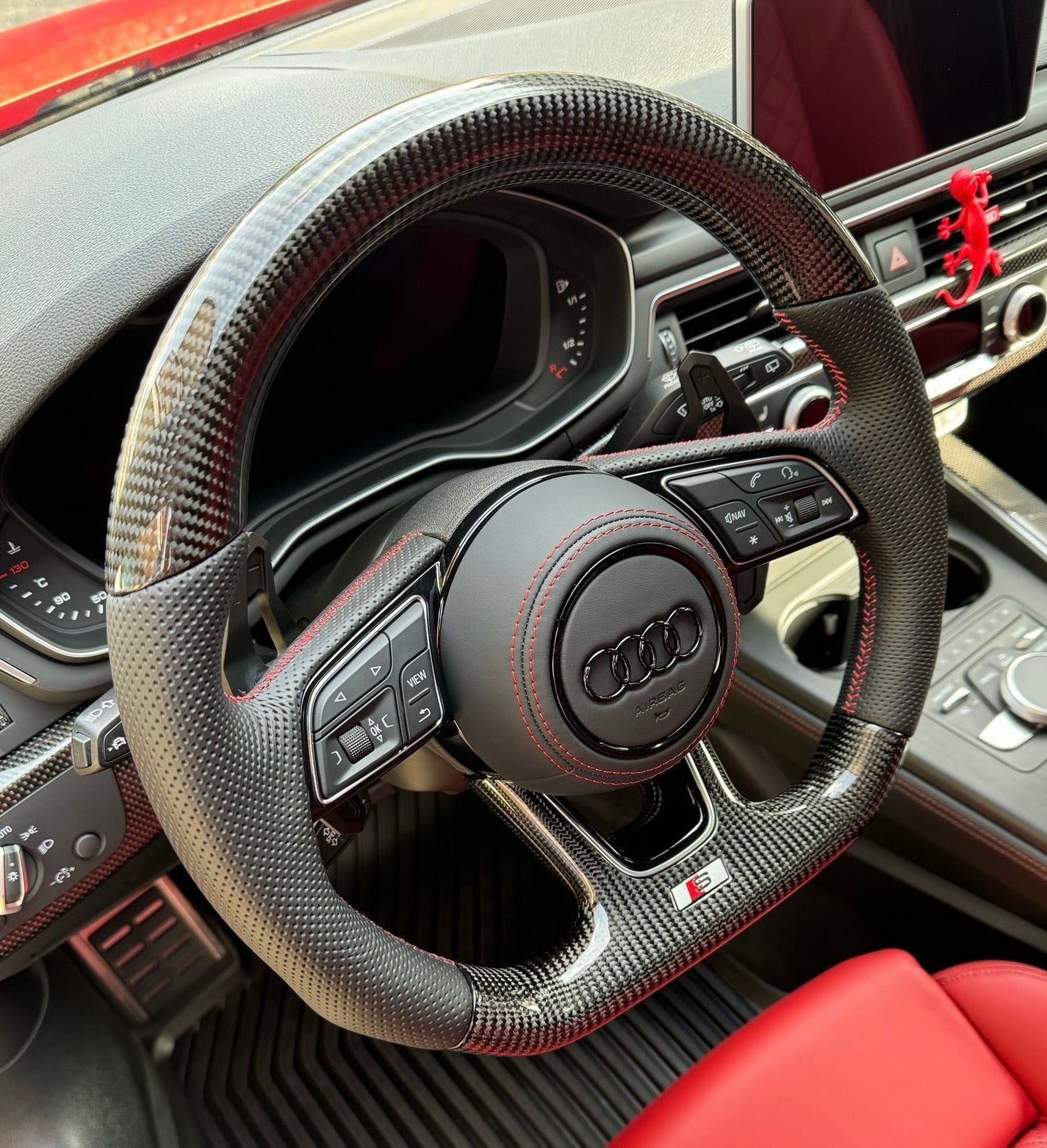 Volante Audi Personalizzato per AUDI A3 8V/8Y - A4 B9 - A5 F5