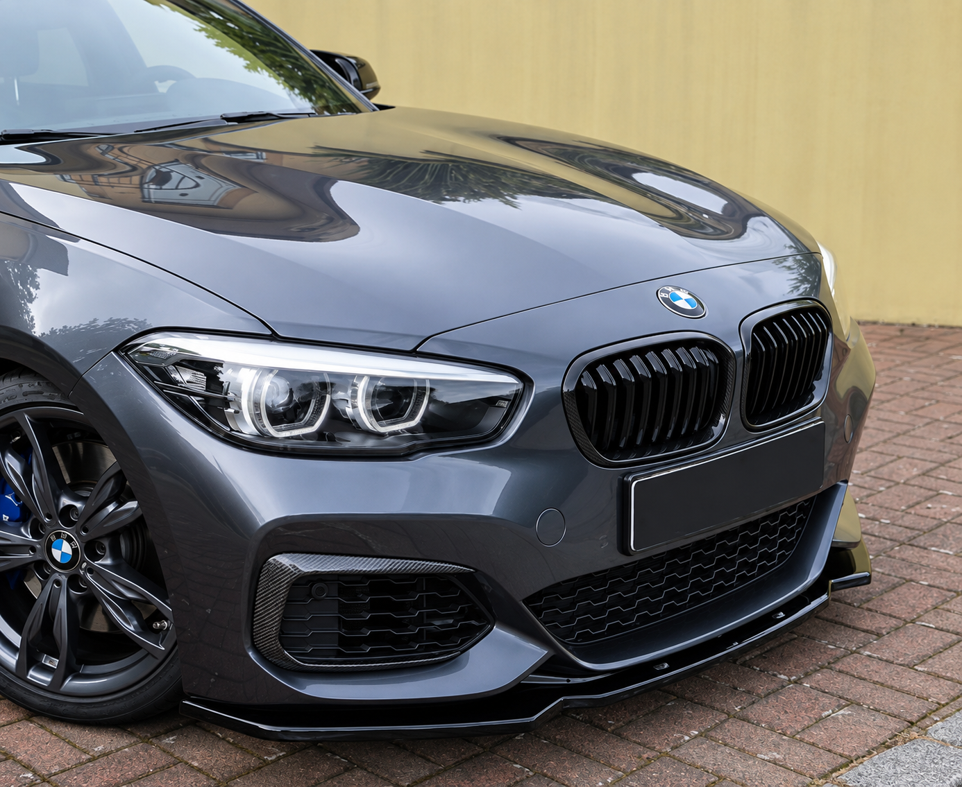 Griglia anteriore per Bmw Serie 1 F20 F21 Nero Lucido (2015-2019)