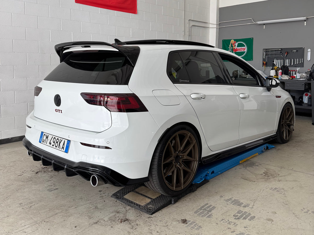 APEX - Diffusore posteriore per Volkswagen Golf GTI MK8 (2020–2024)
