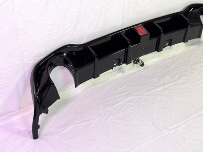 Diffusore Posteriore con Stop Led per GOLF MK8 GTI/GTD Rline