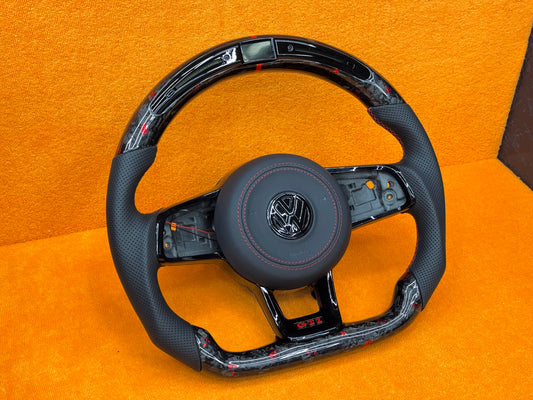 Volante personalizzato con LED di cambiata per Volkswagen Golf MK7 MK7.5 (configuralo)