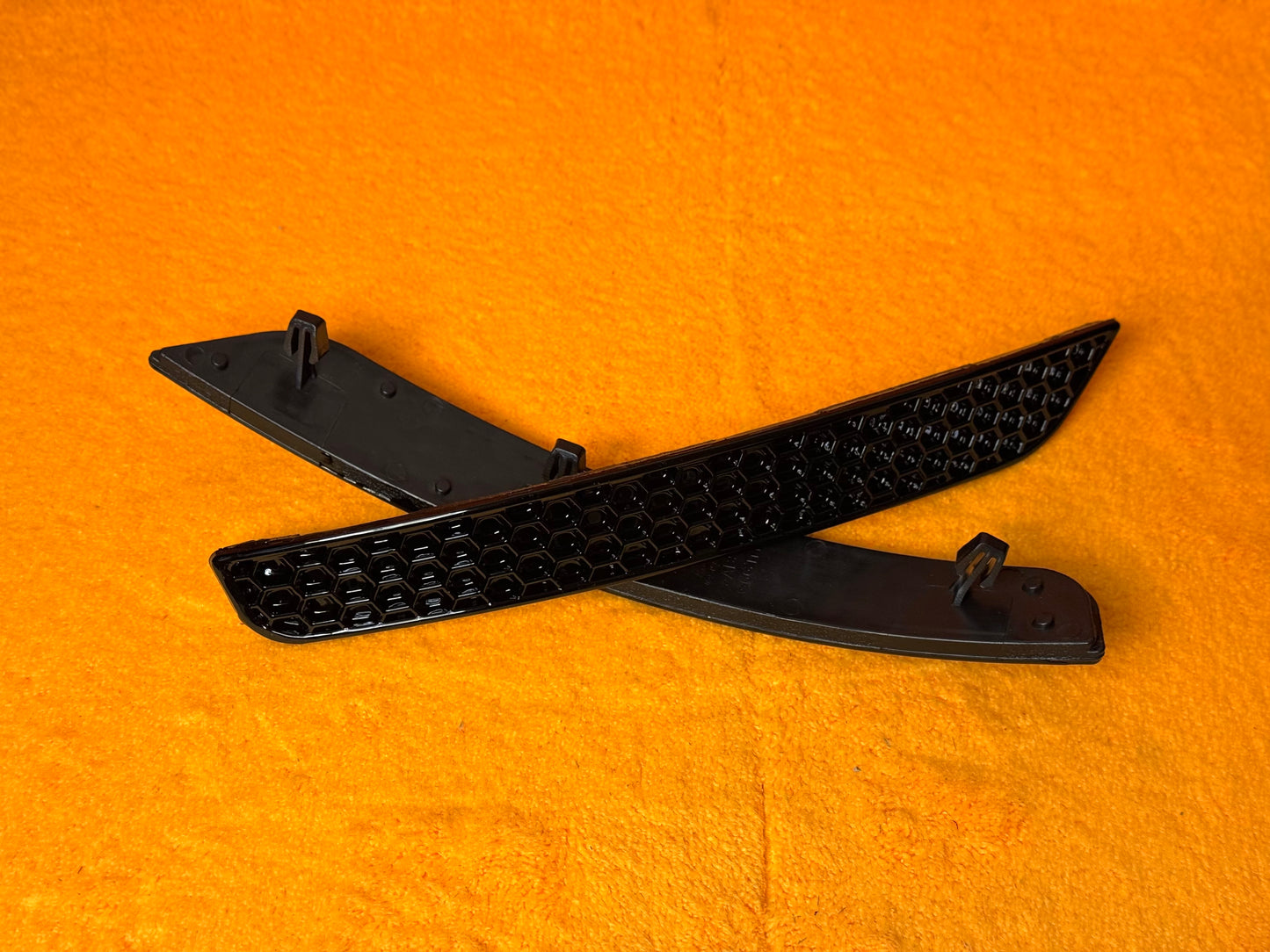 Riflettori Posteriori a Nido d'ape Nero Lucido per VW Golf MK6 GTI GTD R20