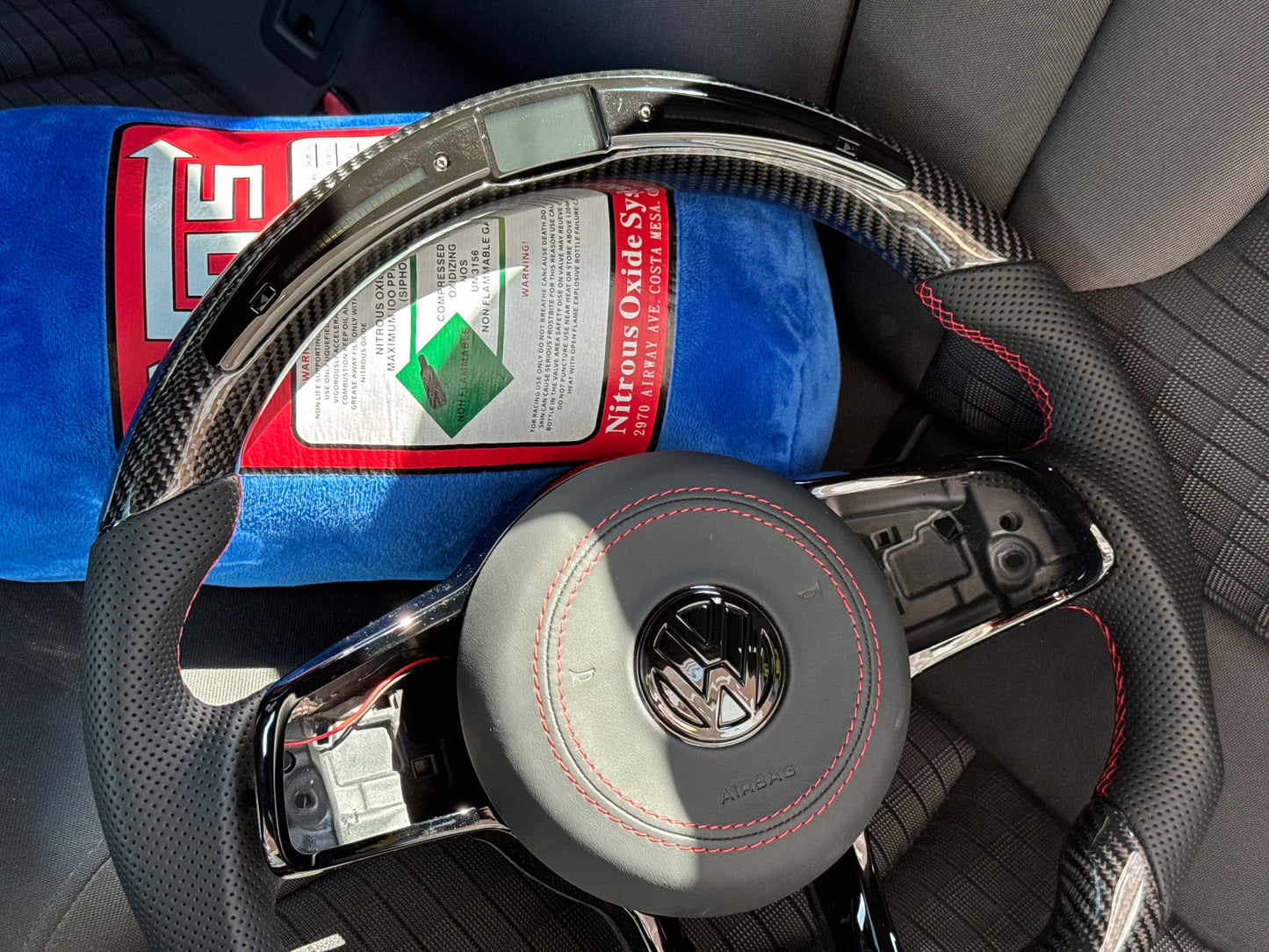 Volante personalizzato con LED di cambiata per Volkswagen Golf MK7 7.5
