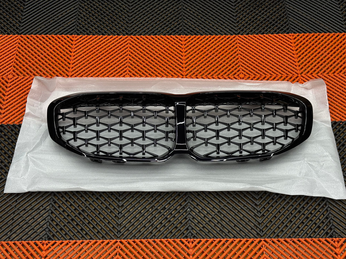 Griglia Anteriore M Look per BMW Serie 1 F40 F41 Nero Lucido (19-26)