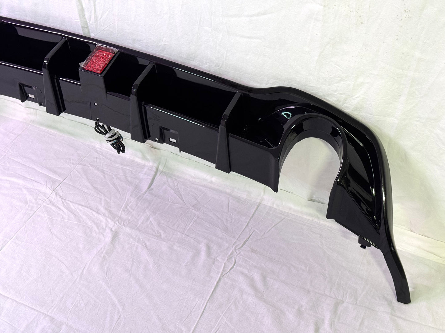 Diffusore Posteriore con Stop Led per GOLF MK8 GTI/GTD Rline