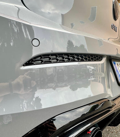 Riflettori Posteriori a Nido d'ape Nero Lucido per VW Golf MK8