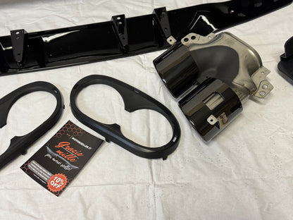 Diffusore Posteriore Stile A45 AMG per Mercedes Classe A W177 (nero lucido)