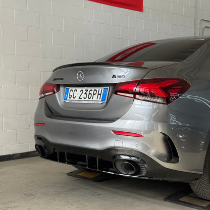 Diffusore posteriore stile A35 AMG per Mercedes Classe A W177 Sedan/Berlina (nero lucido)
