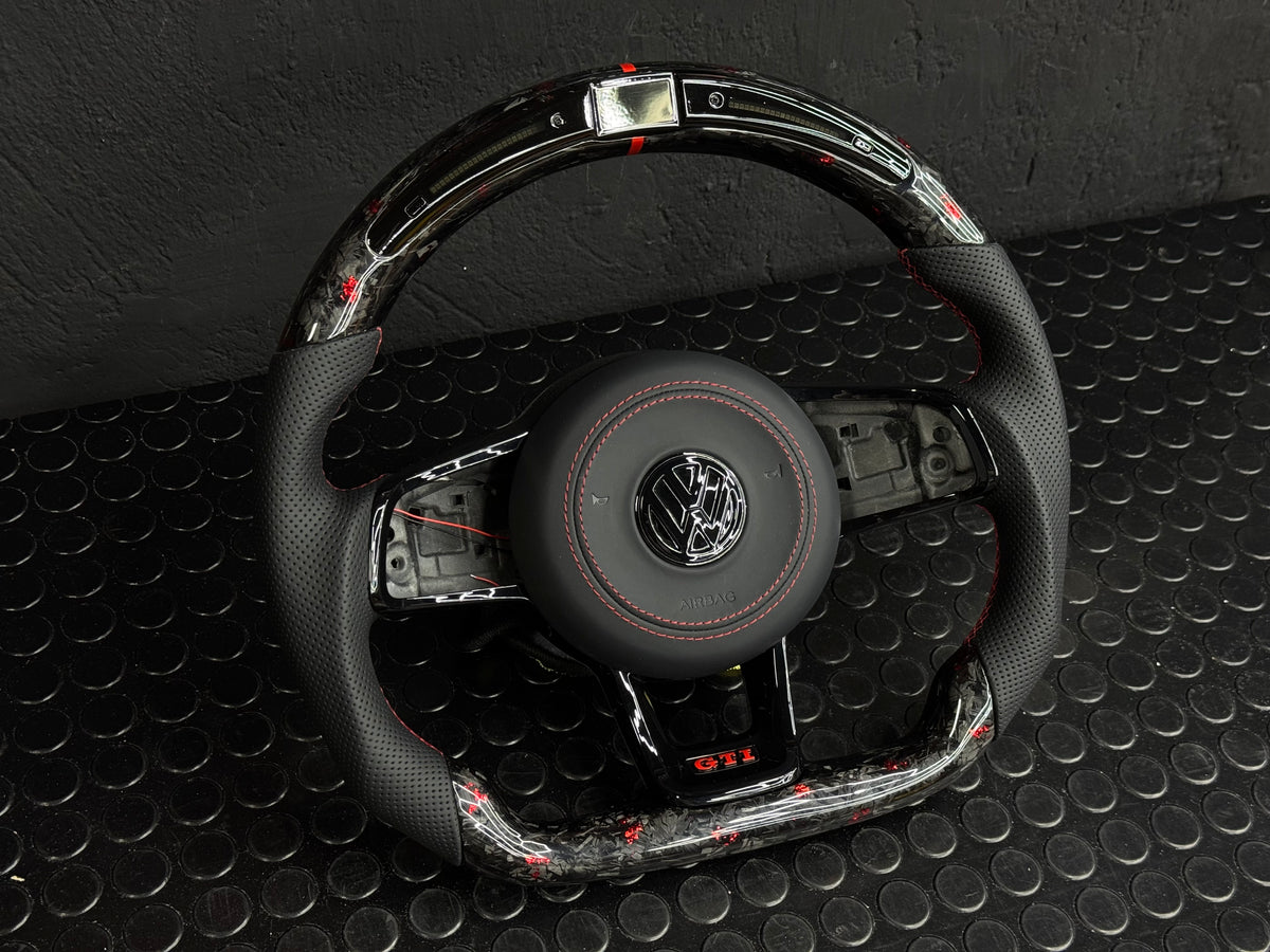 Volante personalizzato con LED di cambiata per Volkswagen Golf MK7 MK7.5 (configuralo)