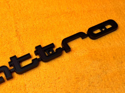 Emblema logo QUATTRO per Griglia RS Audi (vari colori)