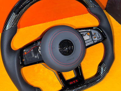 Volante personalizzato con LED di cambiata per Volkswagen Golf MK7 7.5