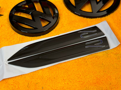 Badge Laterale Scritta R per VW Golf MK8 Polo AW1 (vari colori)
