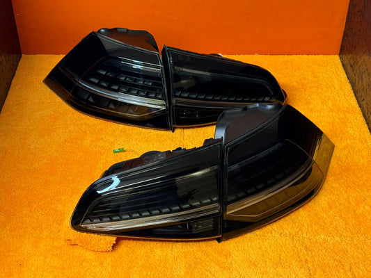 Coppia Fanali Posteriori Dinamici Full Led Fumè per Golf 7 e 7.5