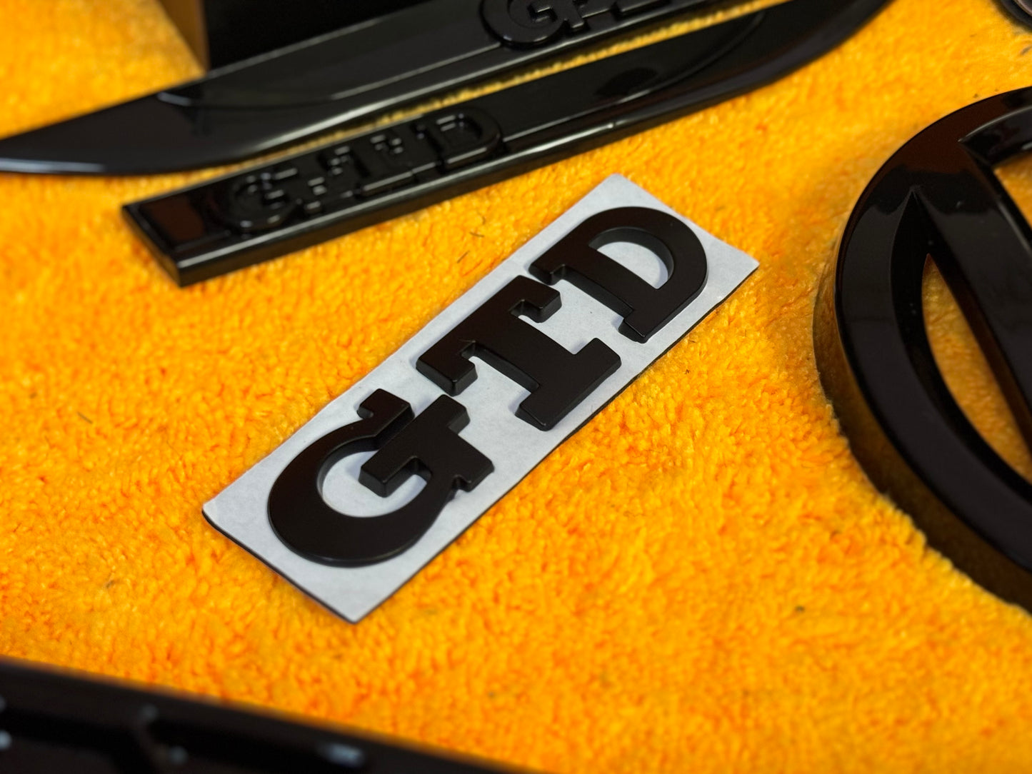 Badge Posteriore Scritta GTD GTI GOLF per VW Golf MK6 MK7 7.5 (vari colori)