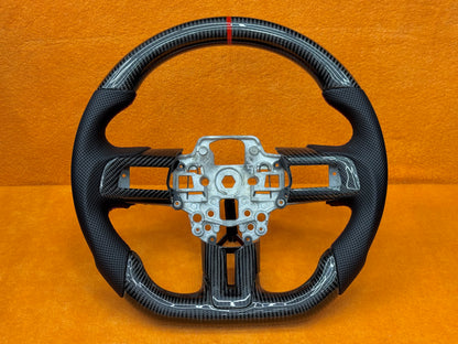 Volante sportivo personalizzato per Ford Mustang (2015–2023) – Vera Fibra di Carbonio (Configuralo)