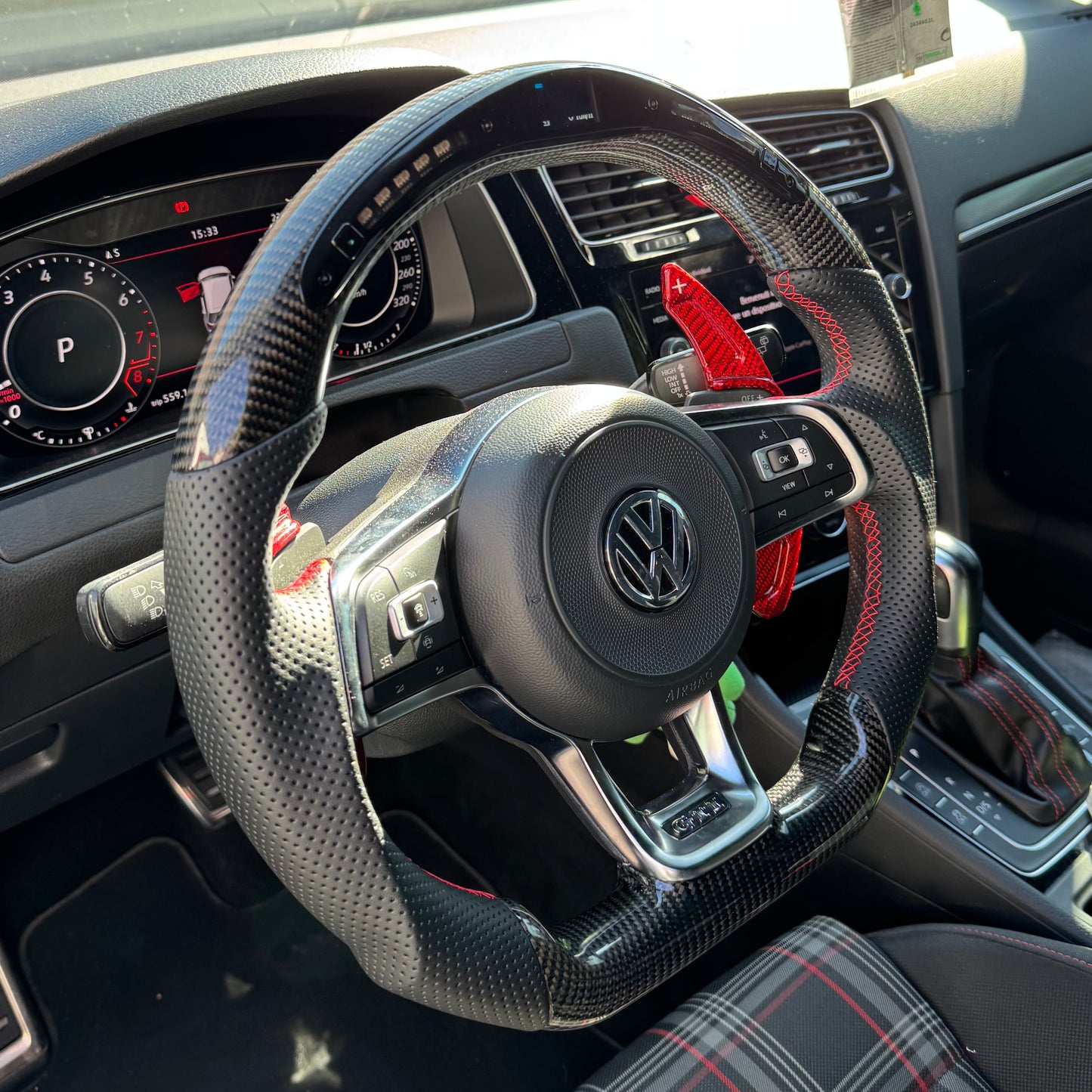 Volante personalizzato con LED di cambiata per Volkswagen Golf MK7 7.5