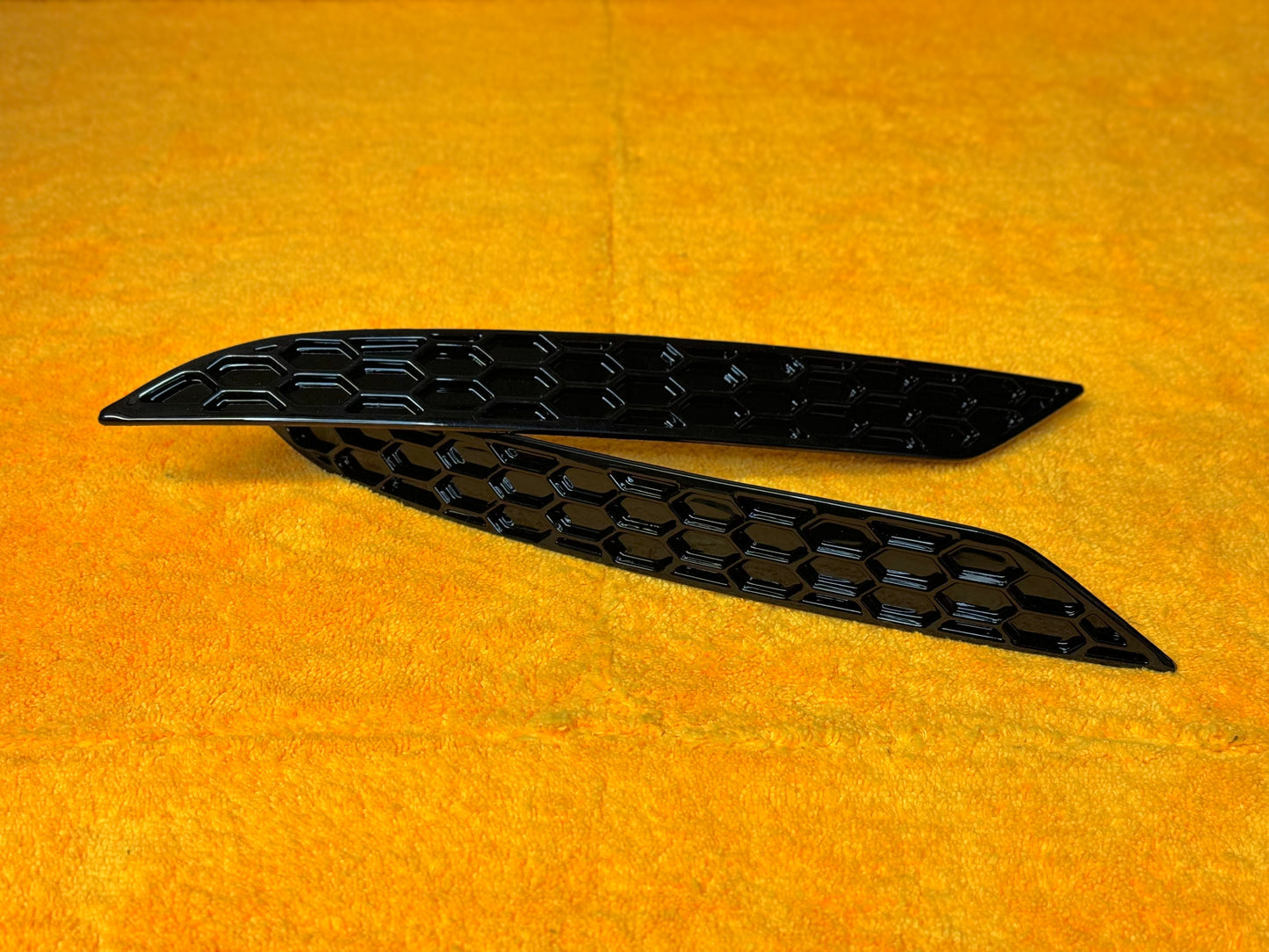 Riflettori Posteriori a Nido d'ape Nero Lucido per VW Golf 7.5