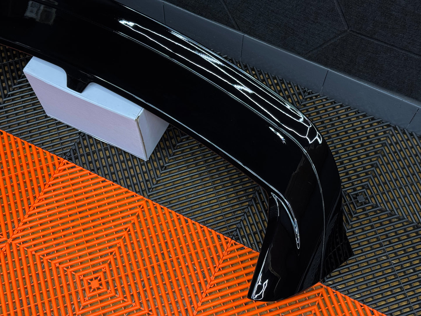 Spoiler Clubsport Posteriore per VW Golf MK8 Nero lucido