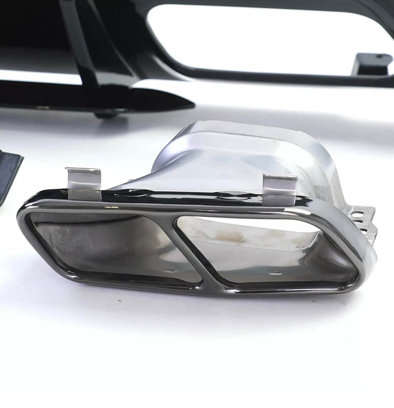 Diffusore Posteriore Stile AMG per Mercedes Classe A W176 (nero lucido)