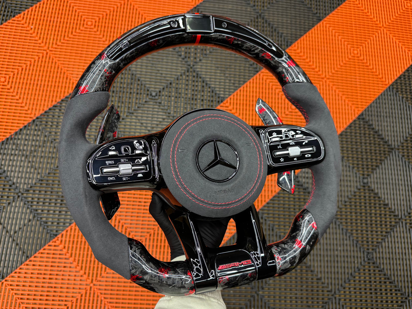 Volante personalizzato con LED di cambiata per Mercedes classe A w177 - CLA C118 - C W205  (configuralo)
