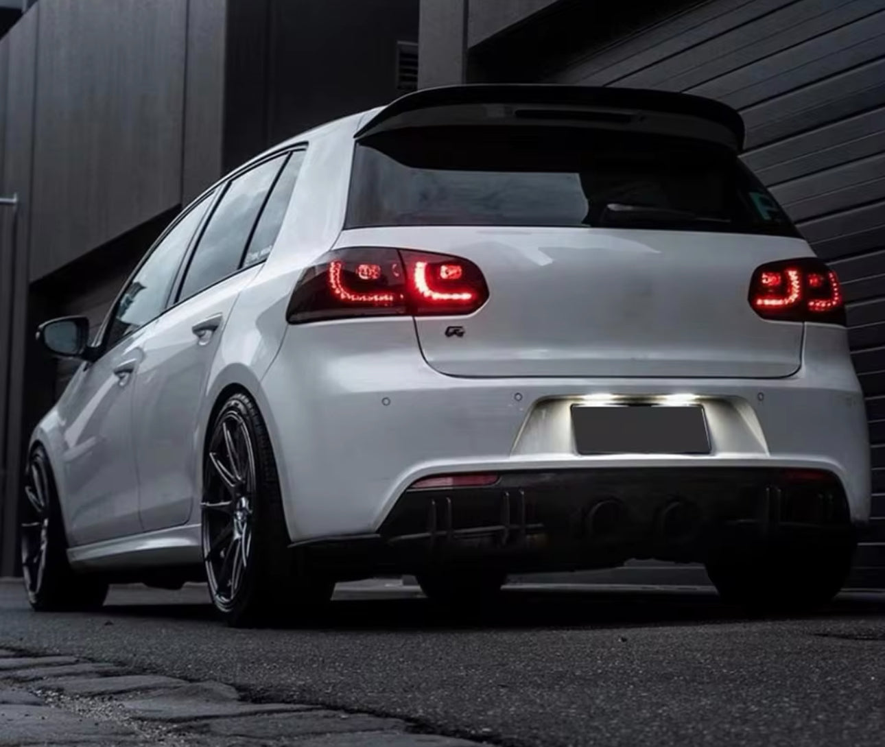 Coppia Fanali Posteriori Dinamici Full Led Fumè per Golf MK6