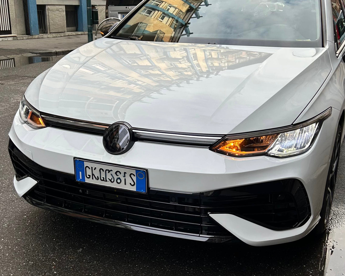 Paraurti anteriore R Look per VW Golf MK8 (2020-2023)