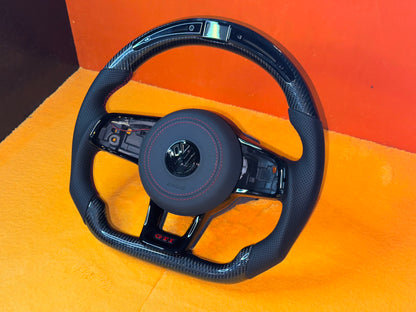 Volante personalizzato con LED di cambiata per Volkswagen Golf MK7 7.5