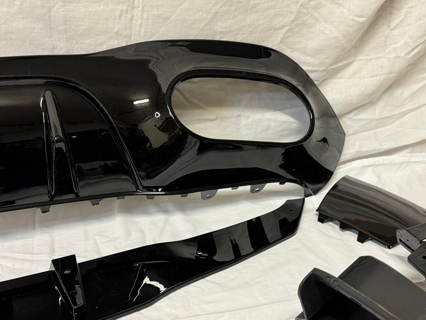 Diffusore Posteriore Stile A45 AMG per Mercedes Classe A W177 (nero lucido)