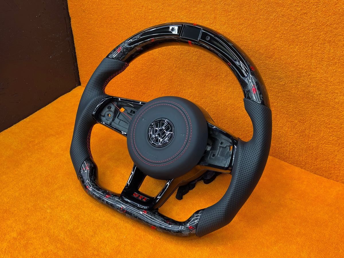 Volante personalizzato con LED di cambiata per Volkswagen Golf MK7 MK7.5 (configuralo)