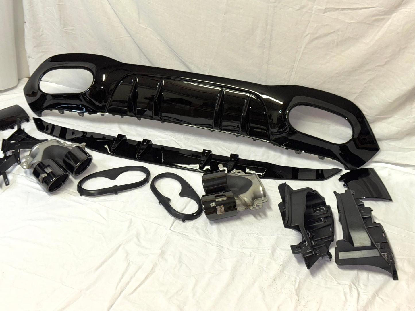 Diffusore Posteriore Stile A45 AMG per Mercedes Classe A W177 (nero lucido)