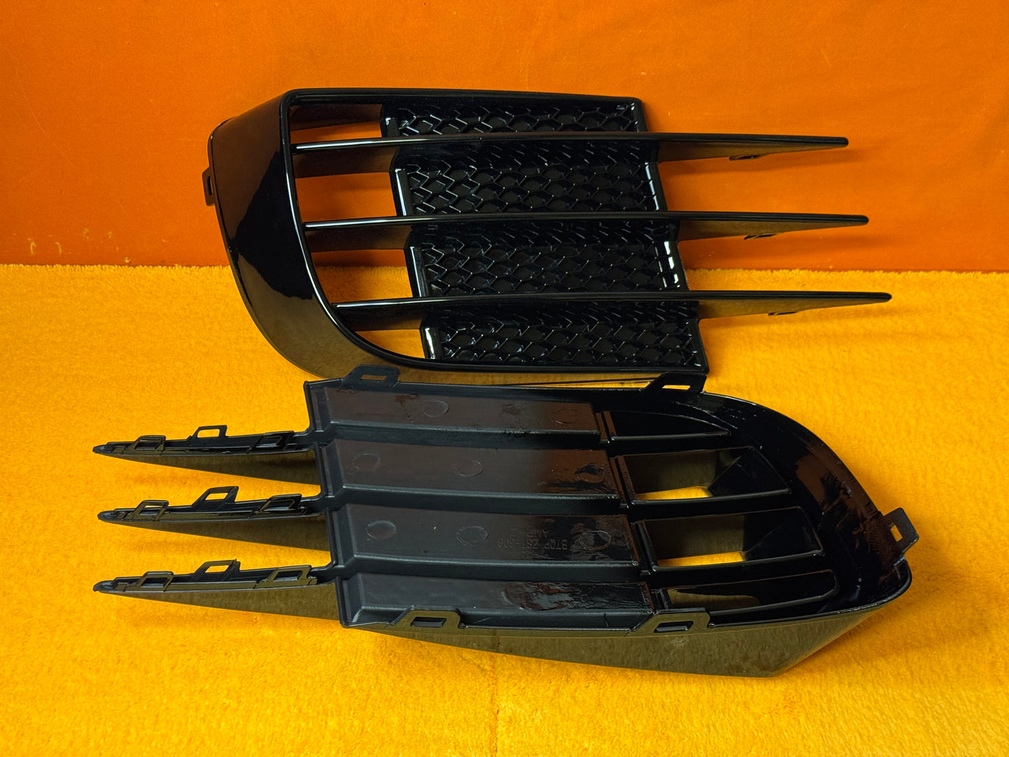 Giglia Paraurti Anteriore Fendinebbia per VW Golf MK6 GTI GTD R20