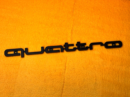 Emblema logo QUATTRO per Griglia RS Audi (vari colori)