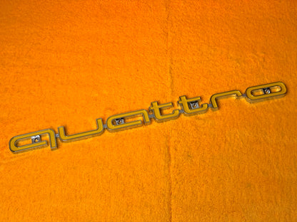Emblema logo QUATTRO per Griglia RS Audi (vari colori)